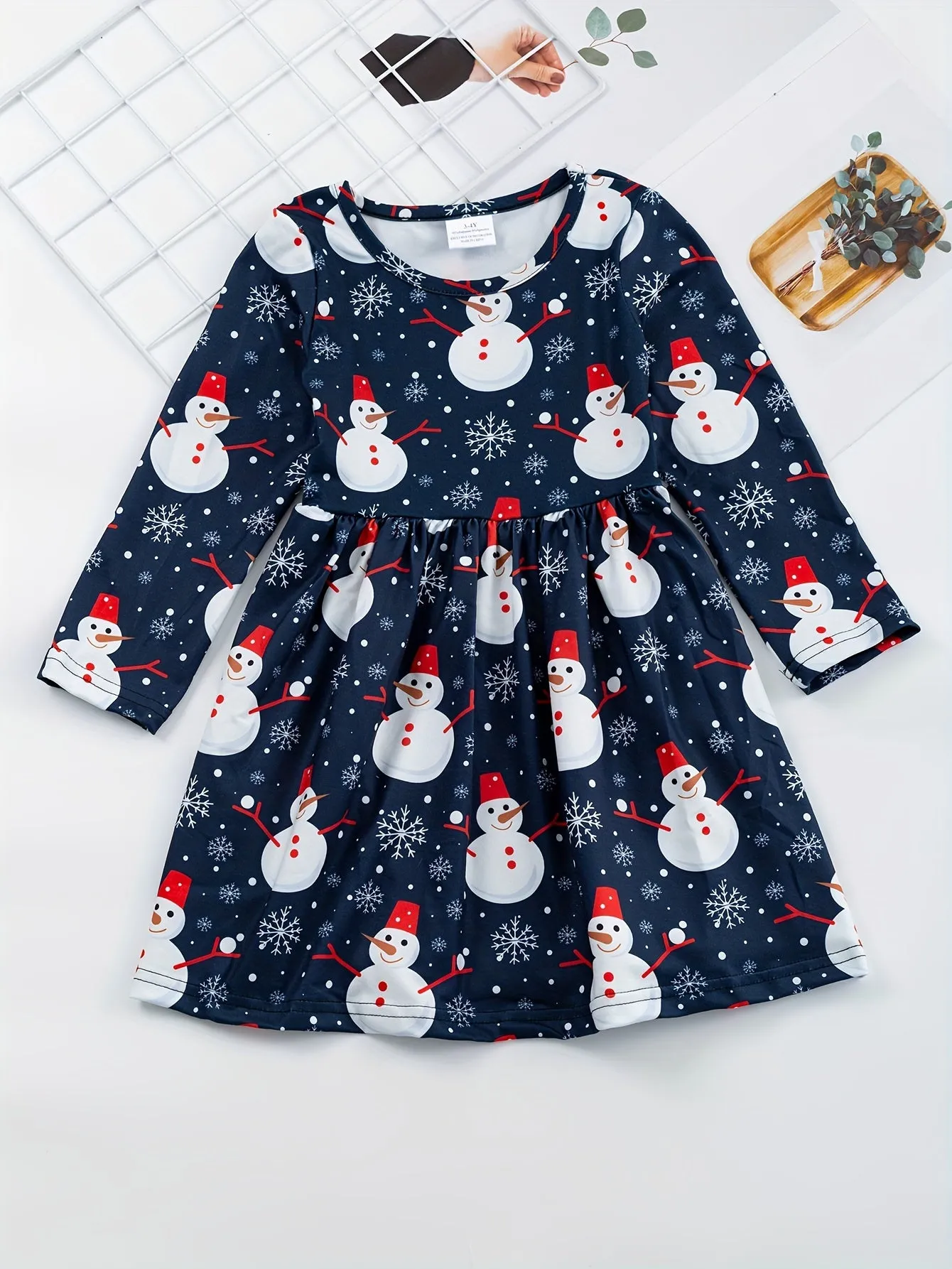 Adorable Snowman Graphic Long Sleeve Dress for Toddler Girls - Soft, Casual, and Cute Winter Outfit for Autumn and Spring - Perfect for Little Princesses and Holiday Parties