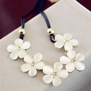 FreeShipping chic Korean Luxury Elegant Women Leather Opal Flowers Necklace Sparking Crystal Pendant Necklace fashion Jewelry