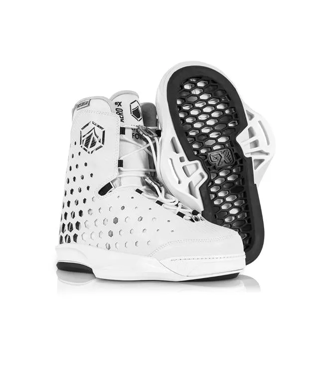 Liquid Force Remedy Wakeboard Package with Aero Boots (2022)